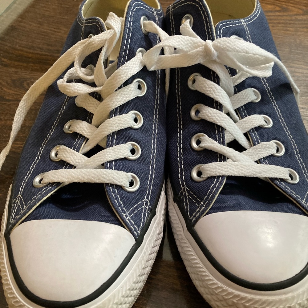 Convers Ladies Size 9 Sneakers